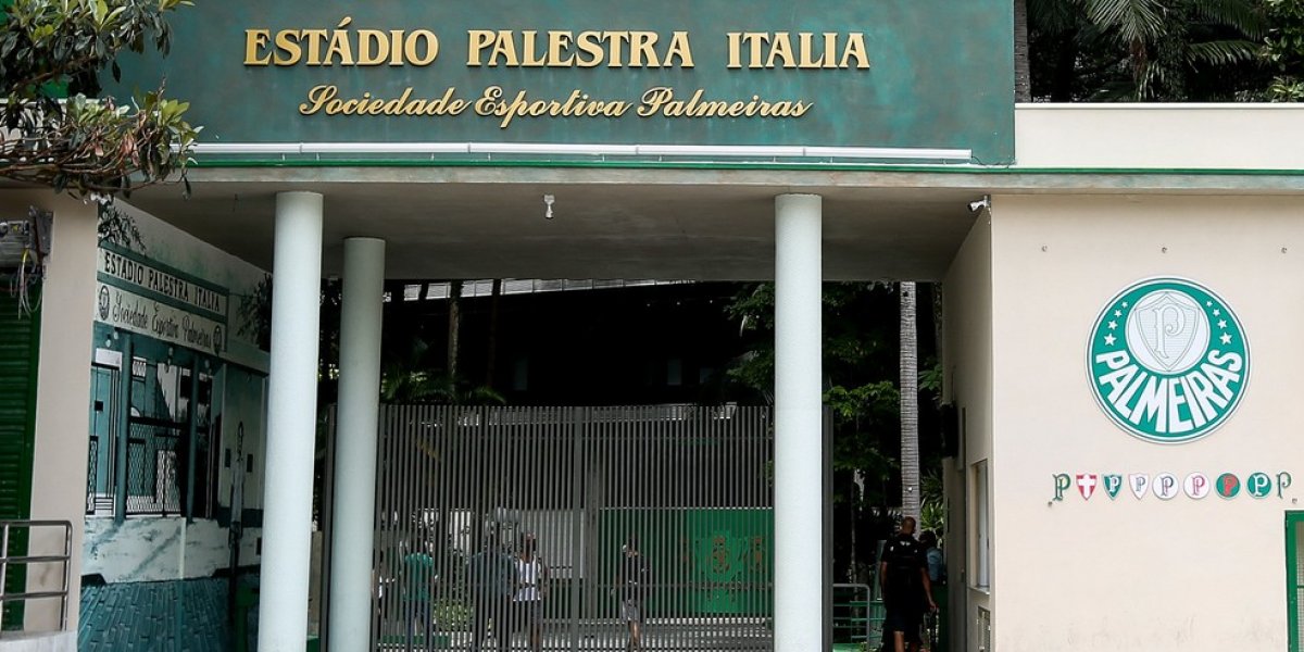 Palmeiras afasta atacante após acusação de violência doméstica
