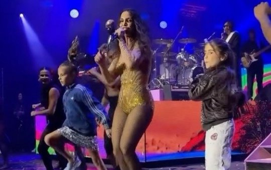 Filhas de Ivete Sangalo sobem ao palco e dançam com a mãe no Rock in Rio
