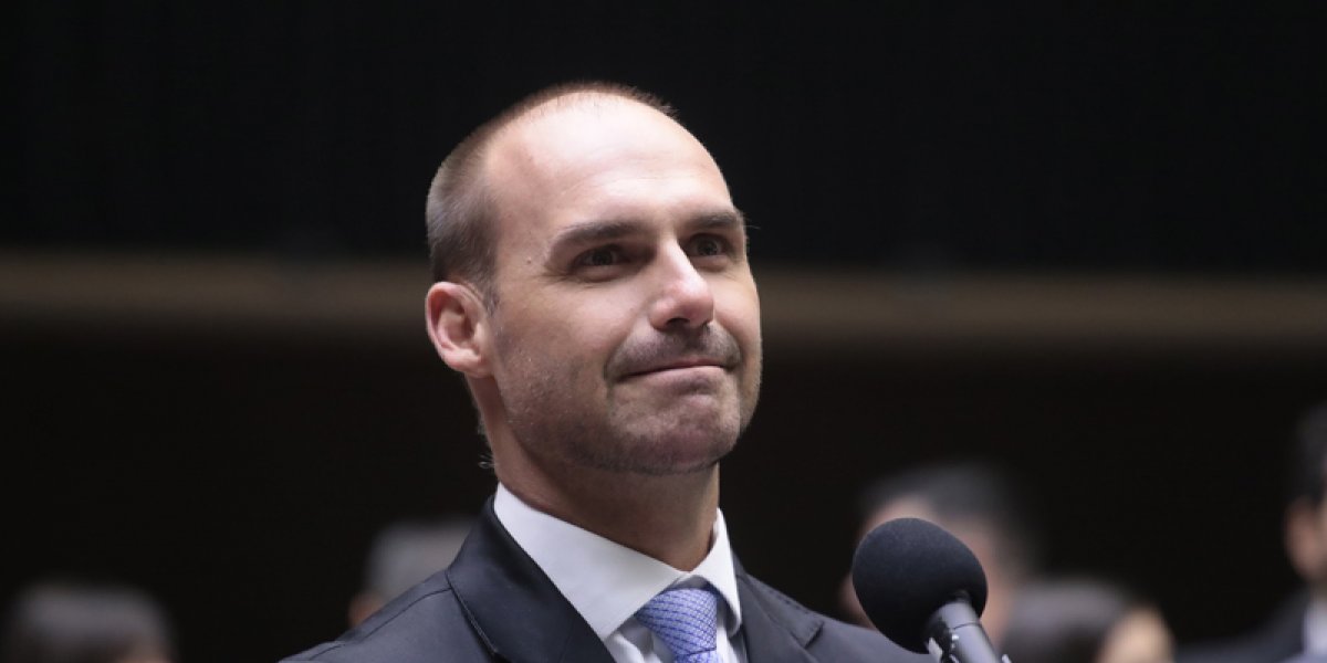Eduardo Bolsonaro diz que vai expor julgamento do STF aos Estados Unidos