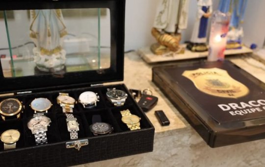 Polícia apreende relógios de luxo e identifica ocultação patrimonial de mais de R$ 1,2 bilhão na fraude do IPTU