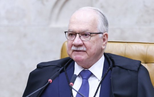 Fachin adia julgamento sobre Mendonça no caso Master após impasse envolvendo Moraes