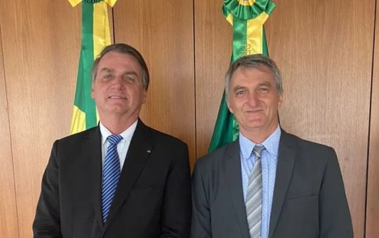 Irmão de Bolsonaro diz que Flávio não arrasta multidões como o pai: 'Flávio não é Jair'