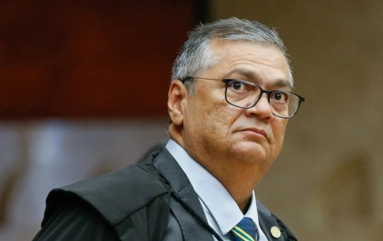 Dino impede que PF investigue Mendonça em caso envolvendo Master e cemitérios
