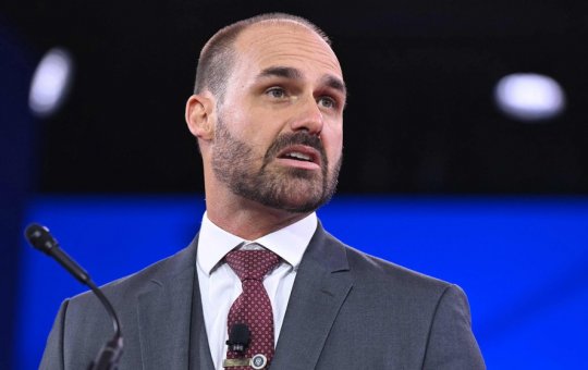 STF rejeita recurso e mantém condenação de Eduardo Bolsonaro a 4 anos de prisão