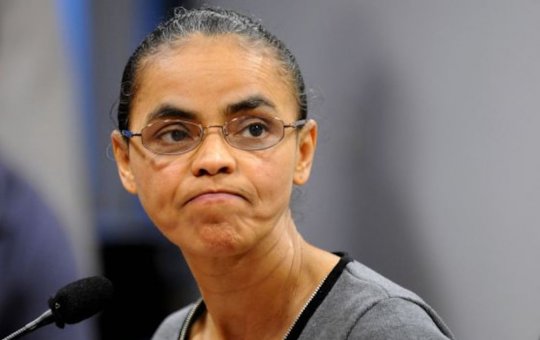 Marina Silva troca número de urna pelo de adversário durante ato de Lula em SP