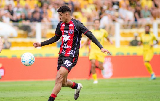 Vitória recebe o Cruzeiro no Barradão neste domingo (20); confira onde assistir