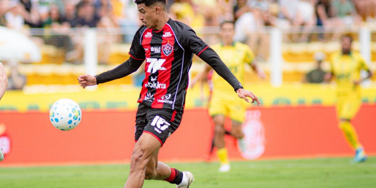 Vitória recebe o Cruzeiro no Barradão neste domingo (20); confira onde assistir