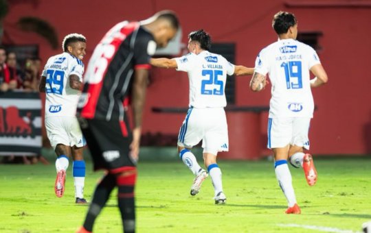 Vitória sofre virada do Cruzeiro no Barradão e perde chance de se afastar do Z-4