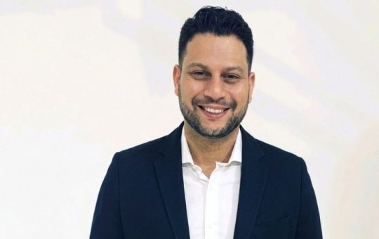 Darino Sena tem alta de clínica de reabilitação e continuará tratamento de casa