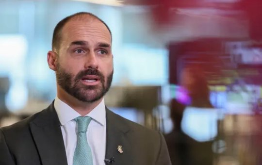 Eduardo Bolsonaro é demitido da Polícia Federal por abandono de cargo
