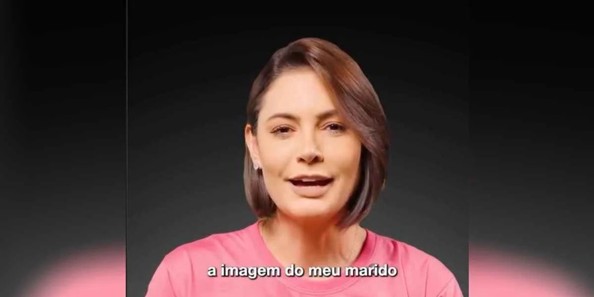Após ser proibida de usar imagem de Bolsonaro, Michelle esconde rosto do marido durante propaganda eleitoral