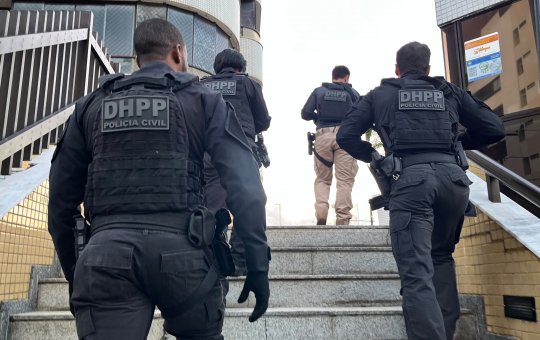 Grupo suspeito de vender drogas para clientes de alto poder aquisitivo é alvo de operação na Bahia