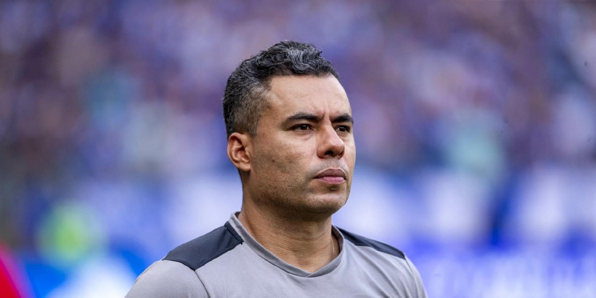 Jair Ventura completa um ano no Vitória entre título e pressão por resultados