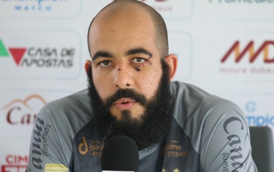 Danilo Fernandes concede entrevista coletiva após ataque a ônibus do Bahia