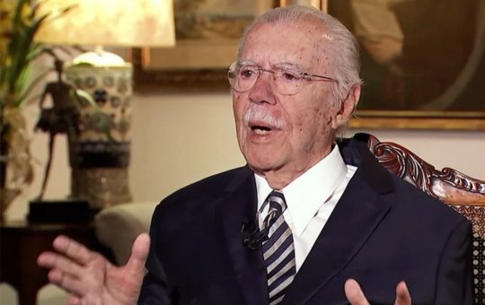 José Sarney é internado novamente para tratar pneumonia bacteriana em São Paulo