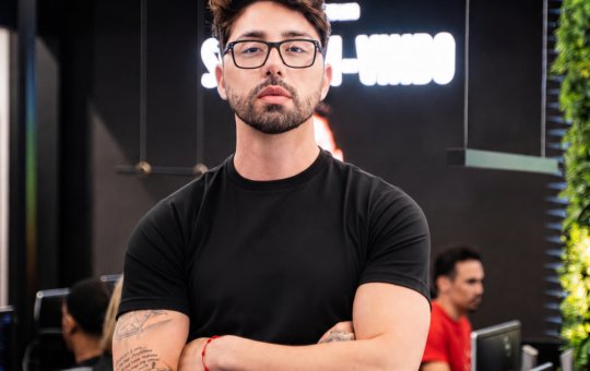Após defender bets, Rico Melquiades anuncia mudança para Portugal