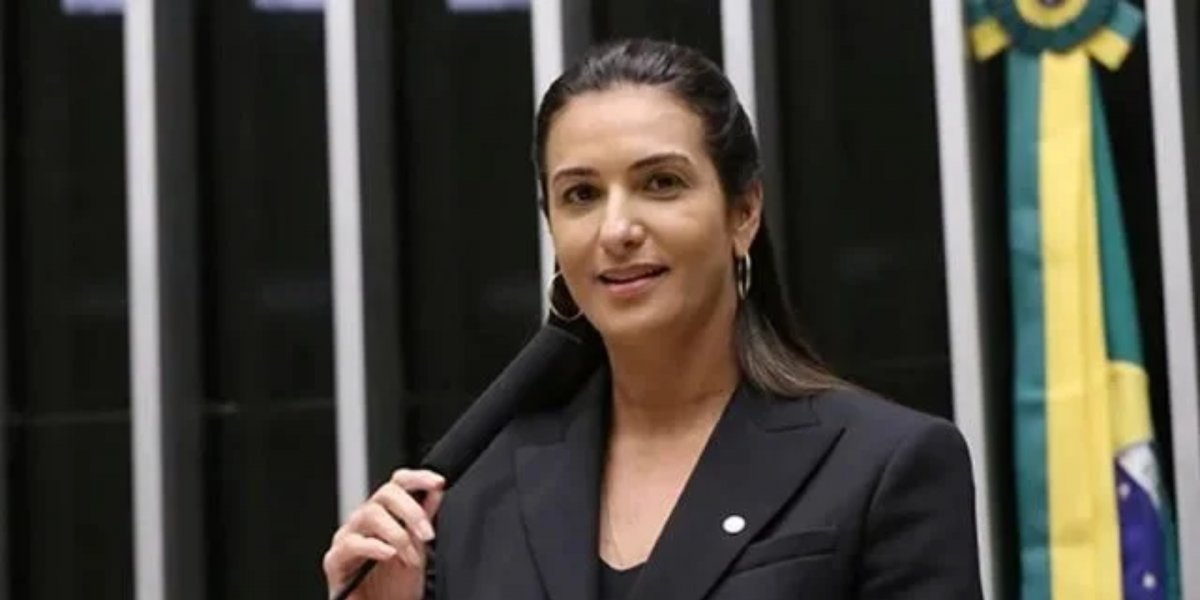 Deputada Roberta Roma passa por cateterismo depois de infarto e segue internada em Salvador