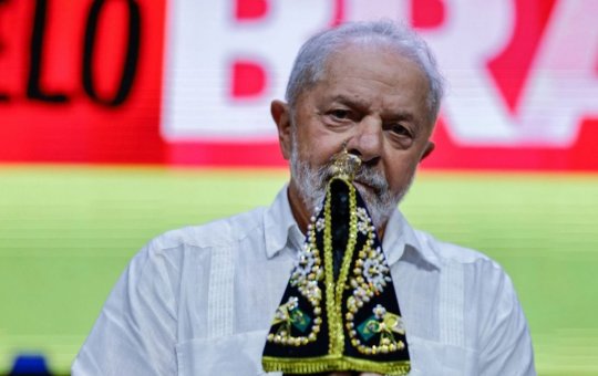 Lula é questionado ao comentar fake news sobre Nossa Senhora Aparecida durante entrevista