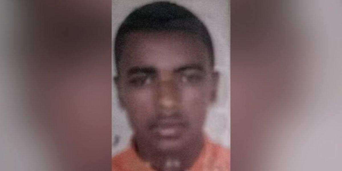 Homem é morto a tiros após passar a mão nas nádegas de amigo em bar na Bahia
