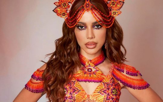 Anitta revela que já pensou em desistir da transição capilar após um ano