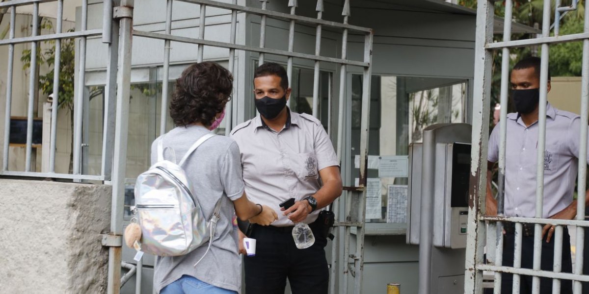 Cerca de 490 mil estudantes fazem hoje o Enade