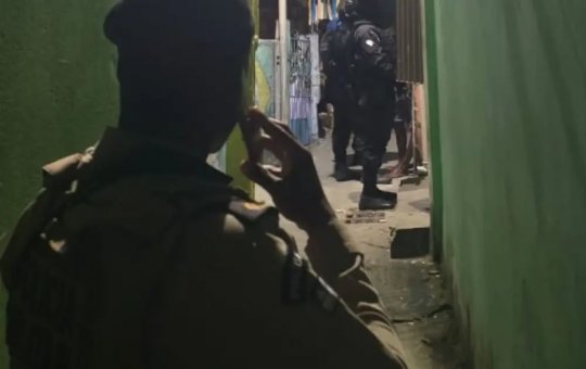 Polícia apreende adolescente com suspeita de tráfico por fazer reféns em Salvador