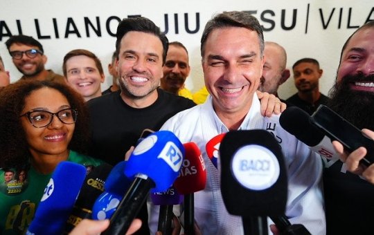 Pablo Marçal anuncia apoio a Flávio Bolsonaro e diz: “Chegou a hora de aposentar o Lula”