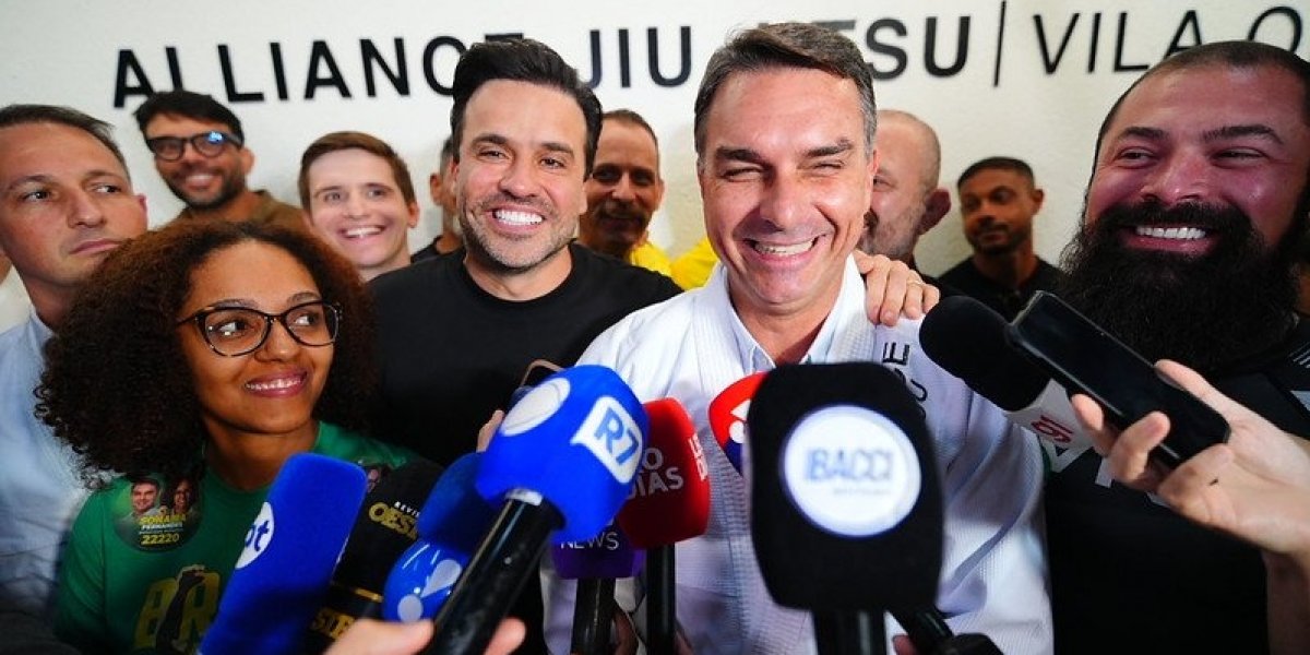 Pablo Marçal anuncia apoio a Flávio Bolsonaro e diz: “Chegou a hora de aposentar o Lula”