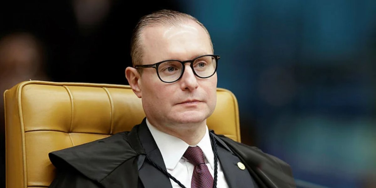 Zanin é reconduzido como substituto ao TSE após cobrança do gabinete do ministro
