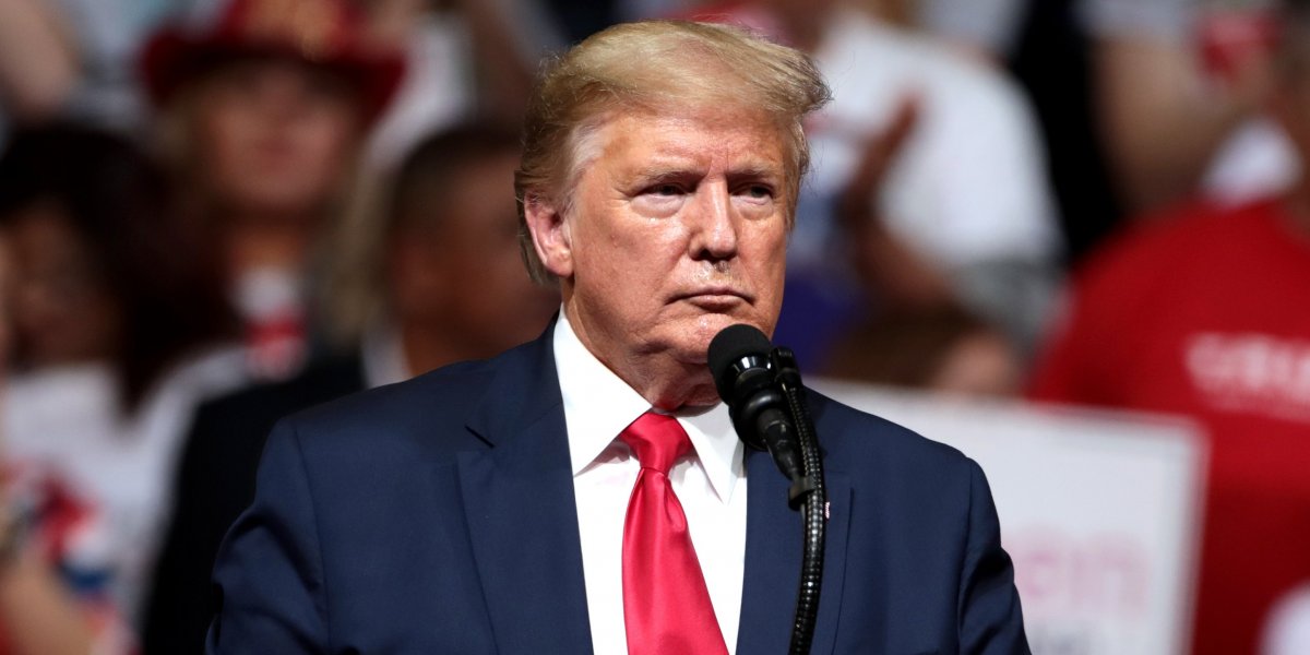 Trump afirma acompanhar "muito de perto" eleições no Brasil