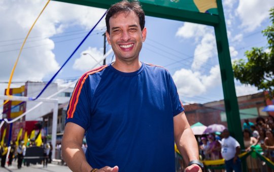 Léo Prates rebate avaliação de campanha “morna” e destaca força das redes sociais