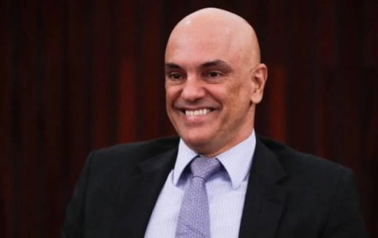 Moraes brinca sobre celular na urna após caso Zema: “Eu que criei isso. Eu que proibi”