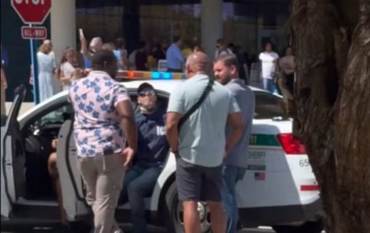 Brasileiro é preso após se passar por agente do ICE e intimidar eleitores em votação