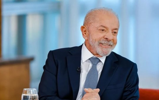 Lula vence em 64 países e lidera votação de brasileiros no exterior; Flavio venceu em 36