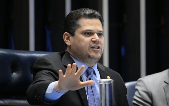 Fim da escala 6x1: Alcolumbre anuncia calendário para votação no Senado