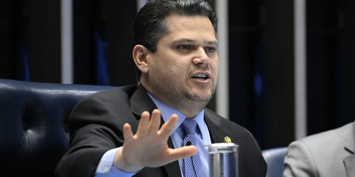 Fim da escala 6x1: Alcolumbre anuncia calendário para votação no Senado