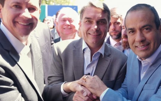 Bruno Reis declara apoio a Flávio Bolsonaro: "O Brasil precisa mudar"