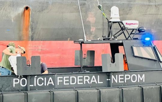 Operação conjunta da PF e PM localiza carga de droga em navio na Baía de Todos-os-Santos