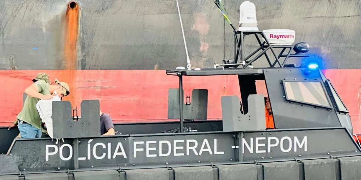 Operação conjunta da PF e PM localiza carga de droga em navio na Baía de Todos-os-Santos