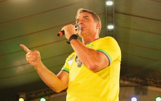 Flávio Bolsonaro fará caminhada em Salvador na próxima semana