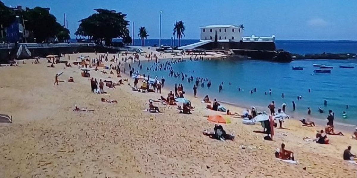 MP-BA aciona Prefeitura de Salvador por assédio de ambulantes e preços abusivos nas praias