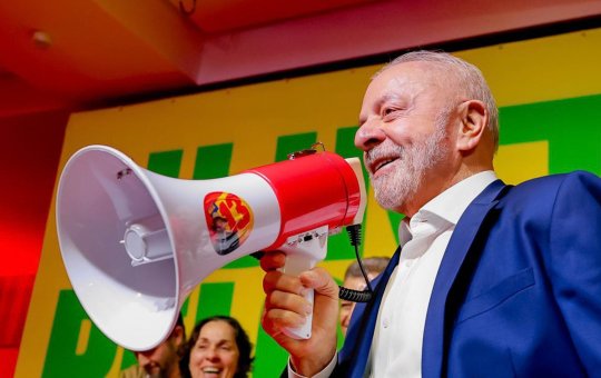 Lula afirma que ficou "perplexo" com criança segurando arma em cima de carro em Parnamirim