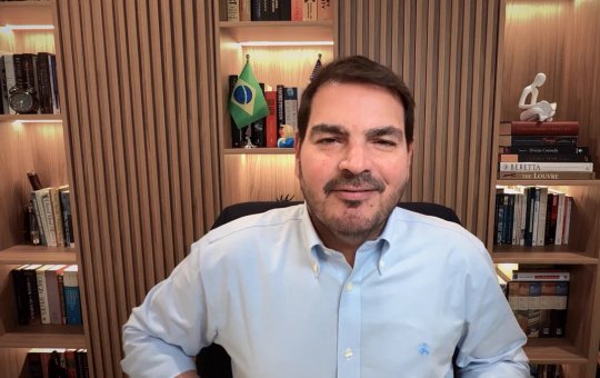 Justiça da Bahia manda Rodrigo Constantino apagar vídeo contra baianos e exige retratação