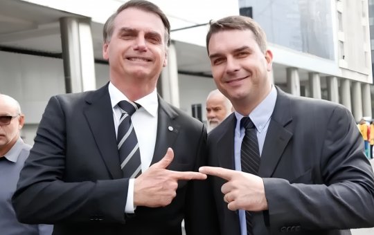 Após decisão de Alexandre de Moraes, Flávio Bolsonaro visitará o pai nesta terça (13)