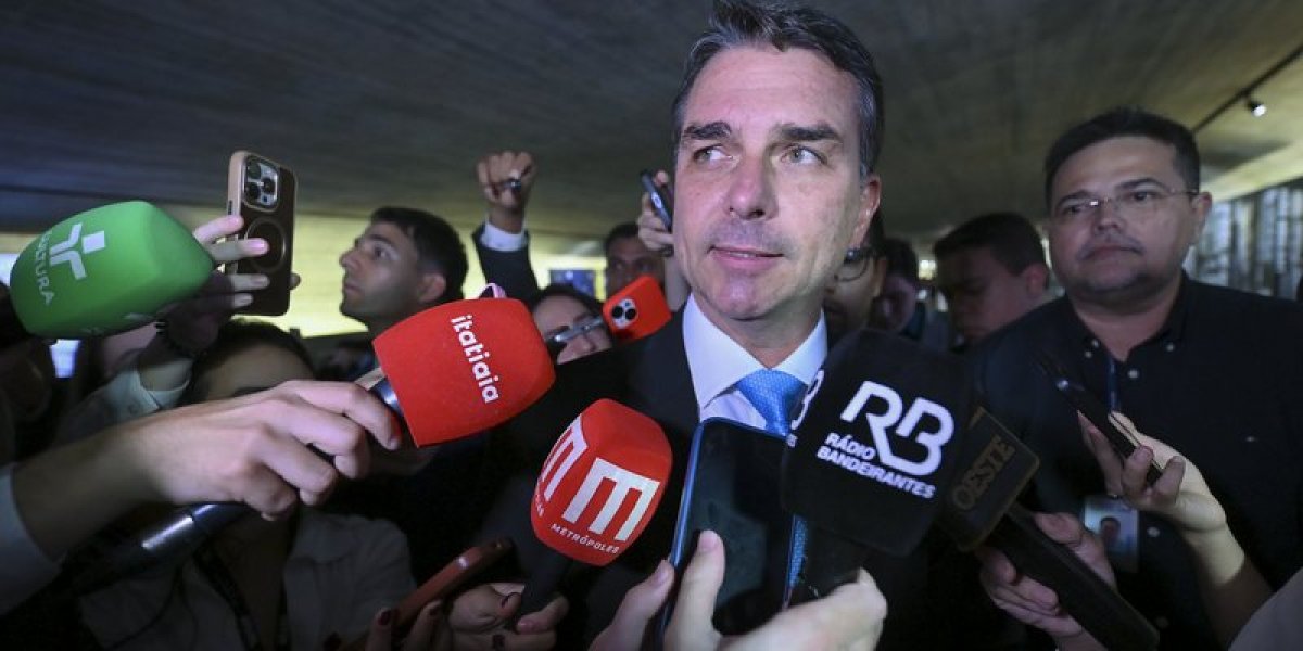Flávio Bolsonaro muda postura e admite possibilidade de apoiar fim da escala 6x1