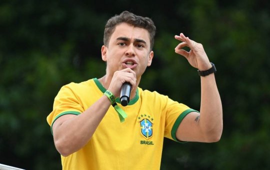 Nikolas ironiza manifestações pró-Lula e projeta ruas pintadas de verde e amarelo