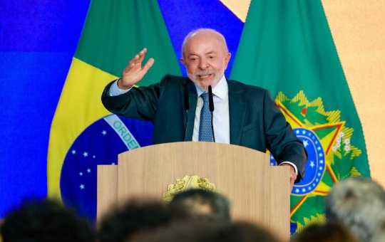Às vésperas do segundo turno, Lula anuncia perdão de dívidas e auxílio para MEIs