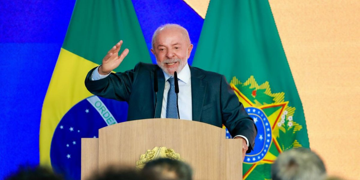 Às vésperas do segundo turno, Lula anuncia perdão de dívidas e auxílio para MEIs