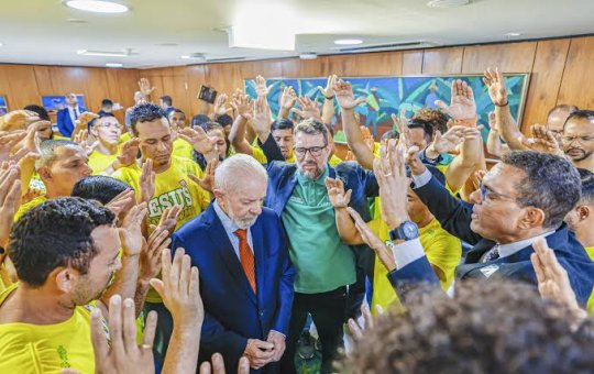Lula vai lançar cartas para tentar se aproximar de evangélicos e católicos