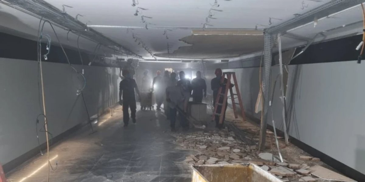 Parte do teto de corredor da Câmara dos Deputados desaba durante a madrugada